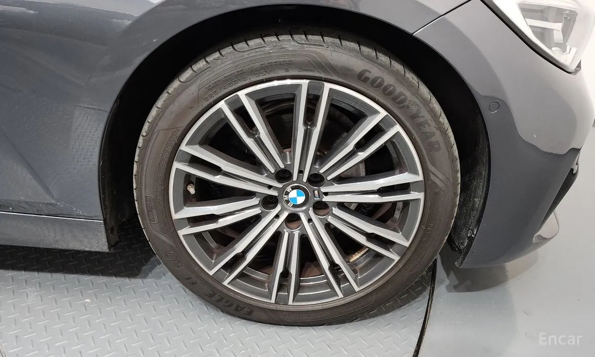 BMW 3 Series 2019 320i M Sport