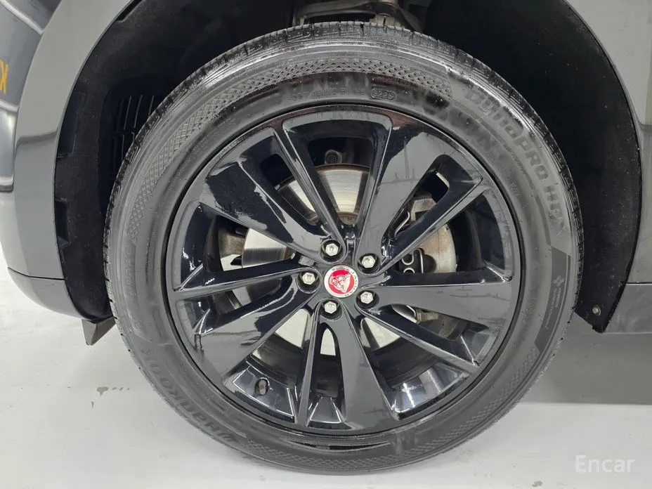 Jaguar F-Pace 2016 P 250 SE