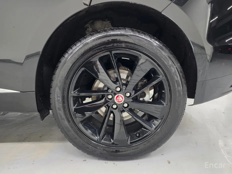 Jaguar F-Pace 2016 P 250 SE