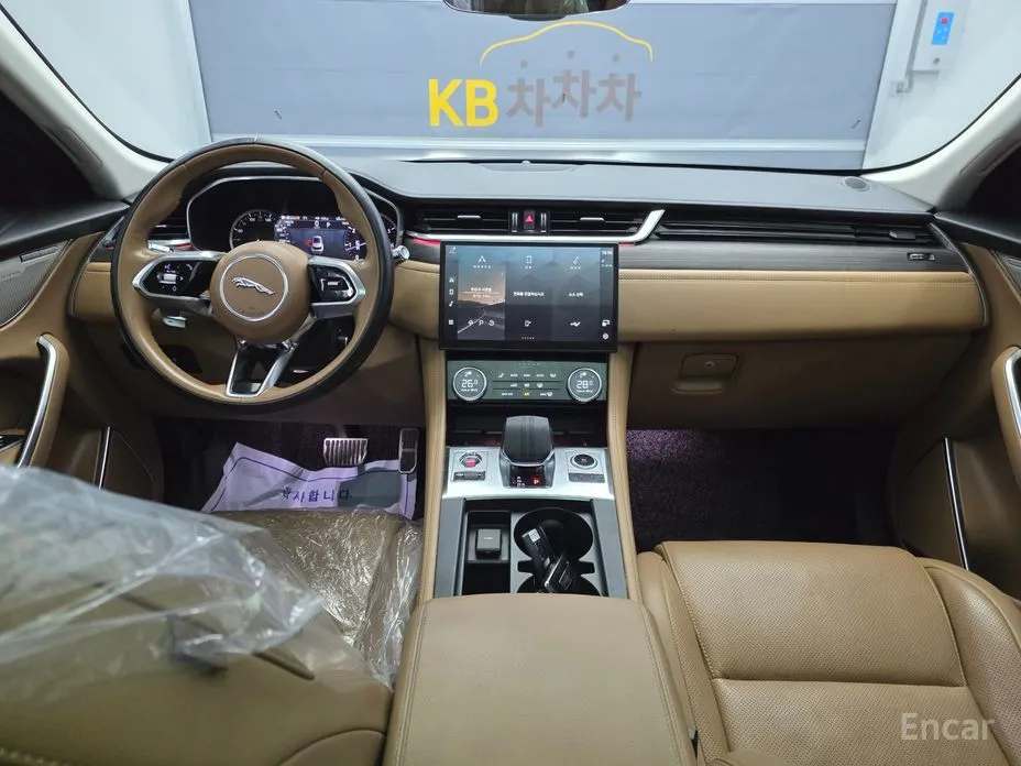 Jaguar F-Pace 2016 P 250 SE