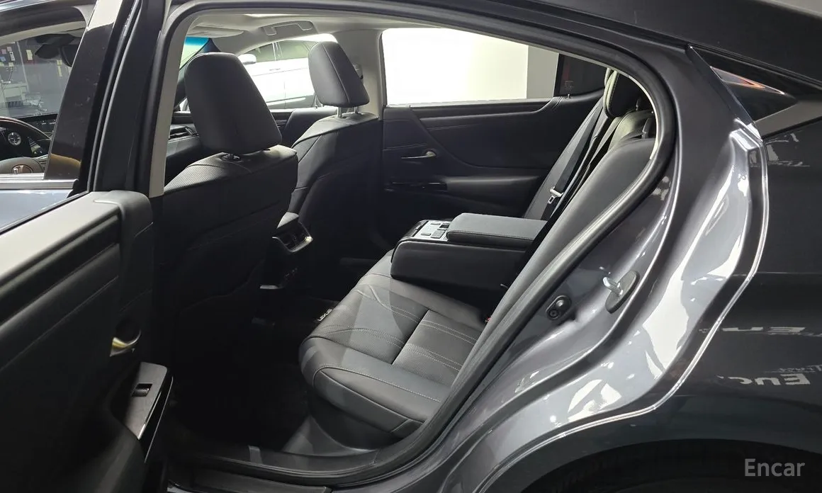 Lexus ES 2018 Luxury Plus