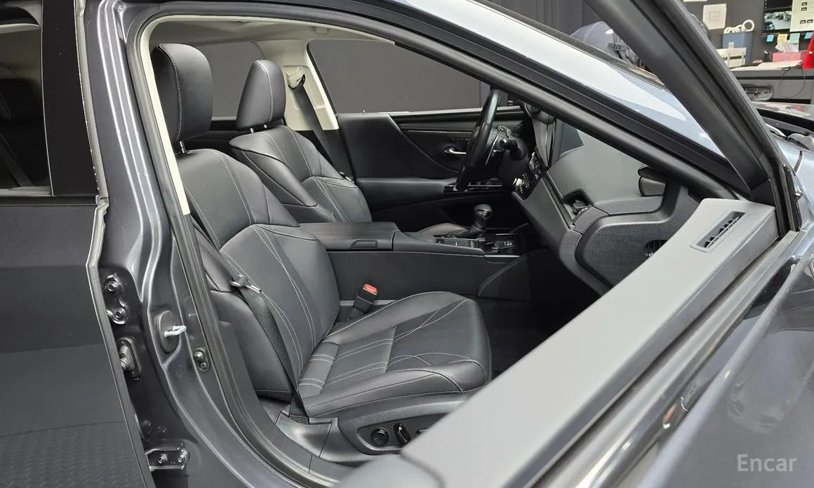 Lexus ES 2018 Luxury Plus