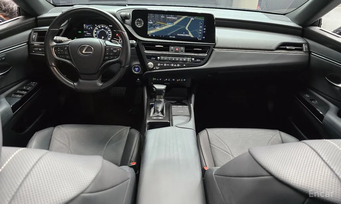 Lexus ES 2018 Luxury Plus