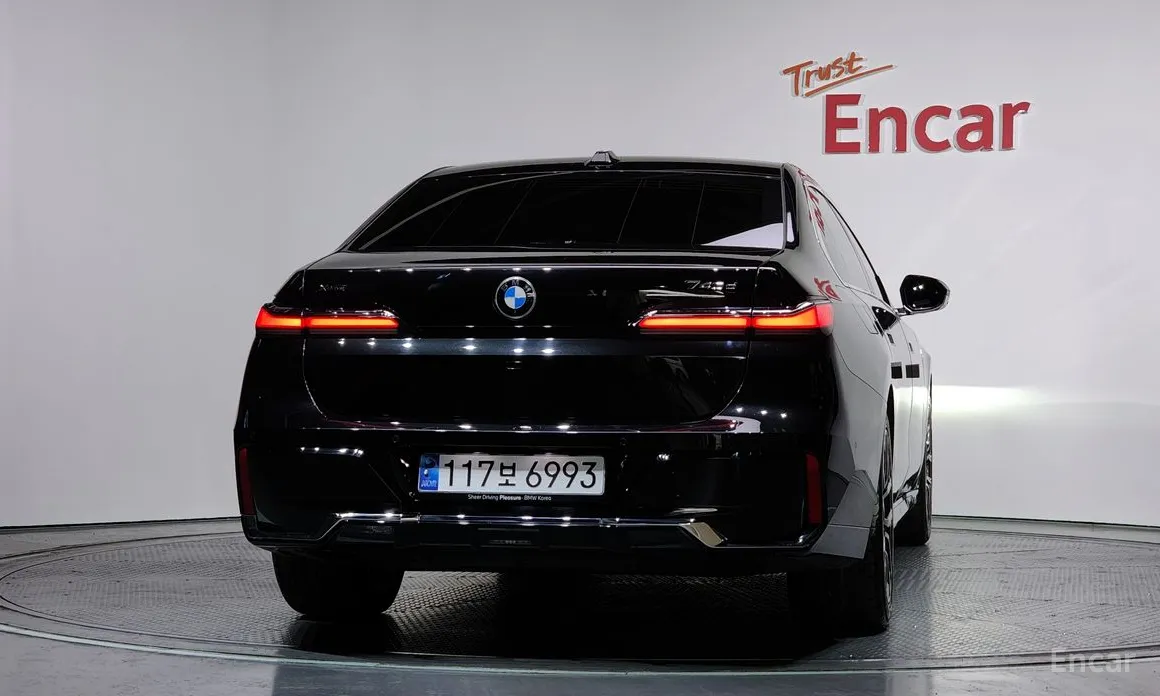 BMW 7 Series 2022 740d xDrive M Sport