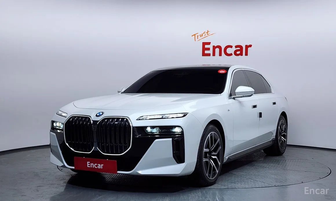 BMW 7 Series 2022 740i xDrive M Sport