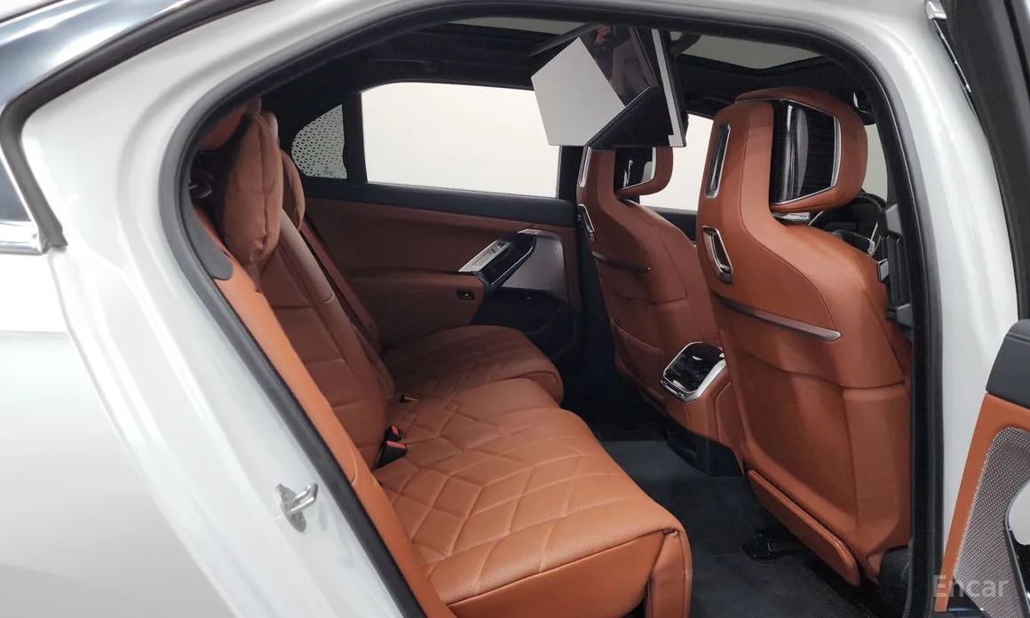 BMW 7 Series 2022 740i xDrive M Sport