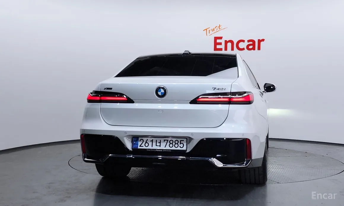 BMW 7 Series 2022 740i xDrive M Sport