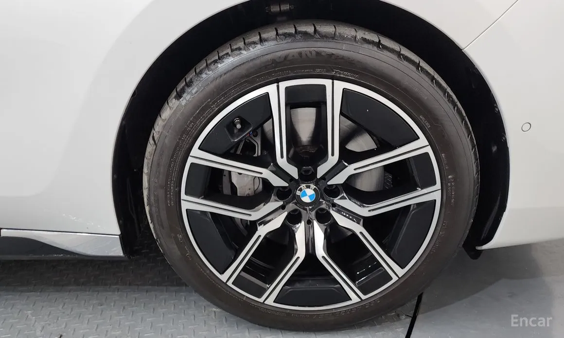 BMW 7 Series 2022 740i xDrive M Sport