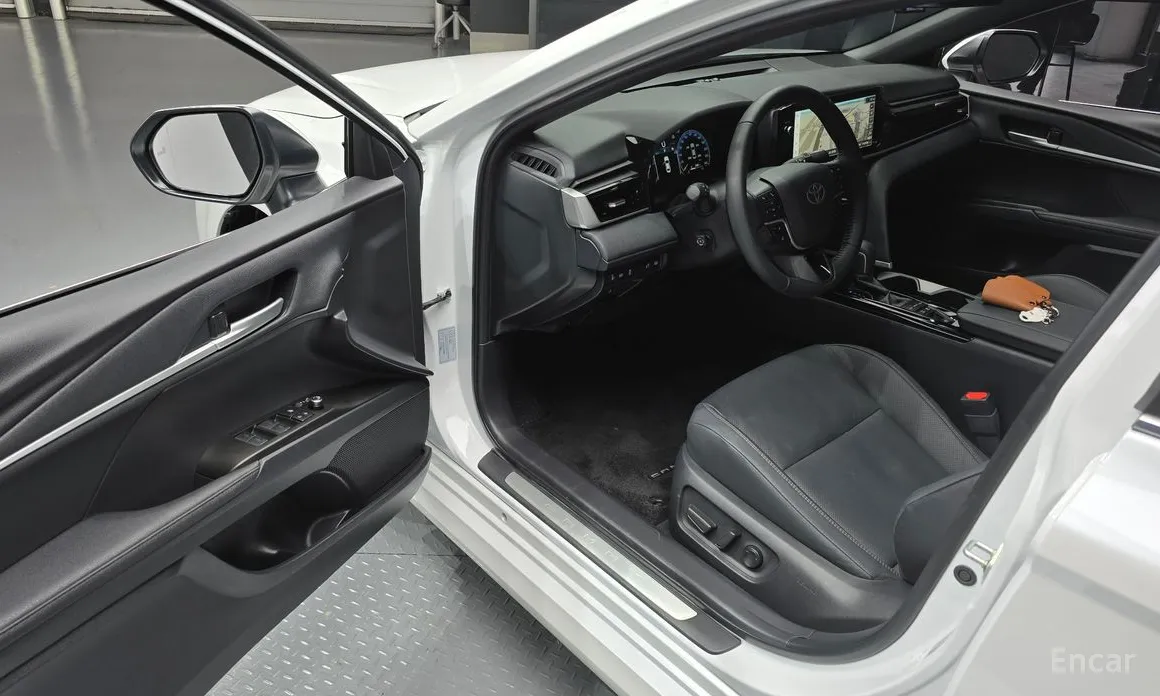 Toyota Camry 2024 2.5 XLE Hybrid