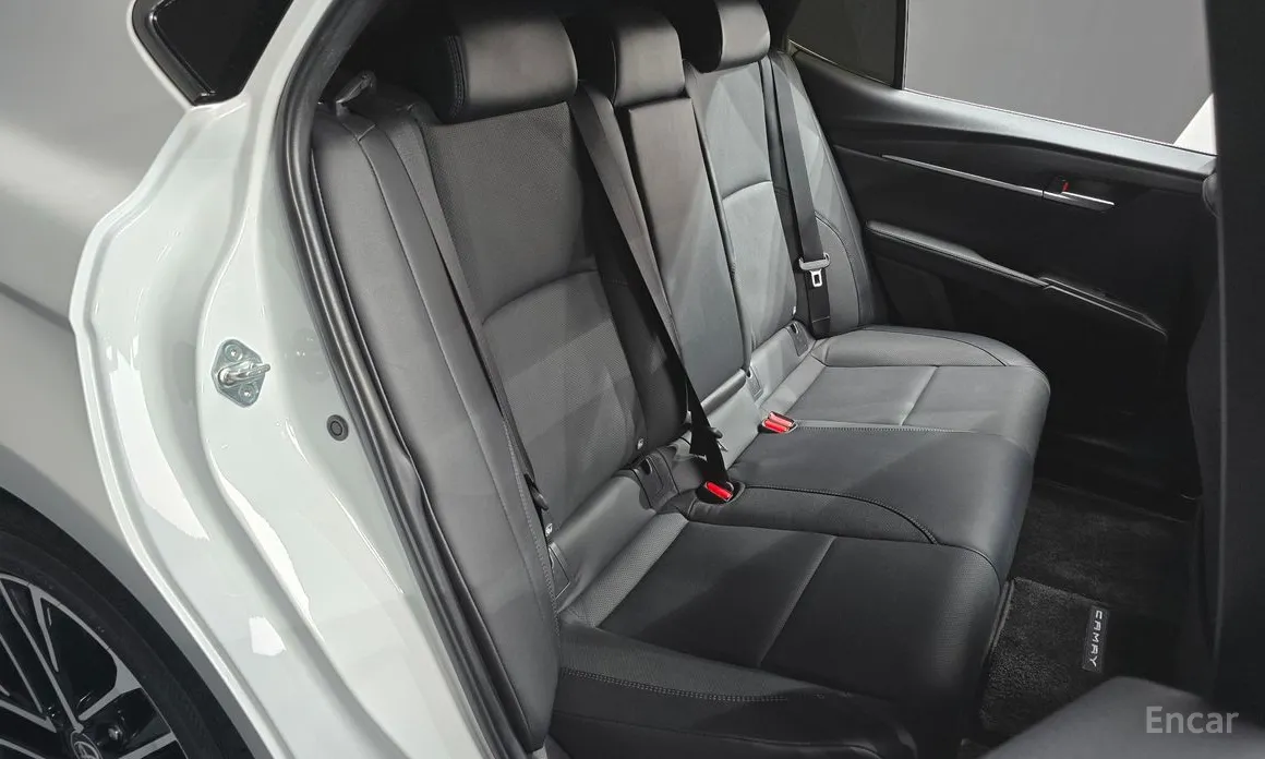 Toyota Camry 2024 2.5 XLE Hybrid