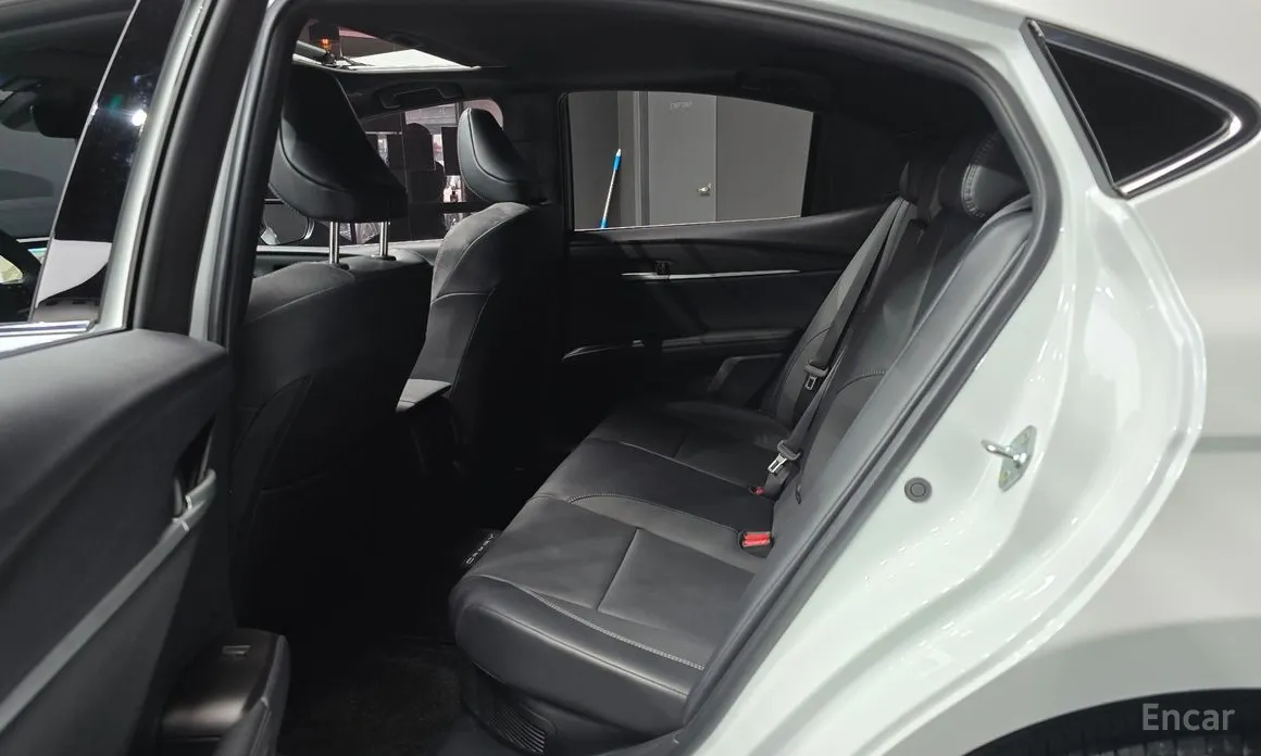 Toyota Camry 2024 2.5 XLE Hybrid