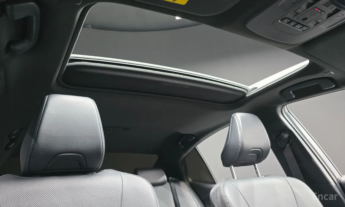 Toyota Camry 2024 2.5 XLE Hybrid