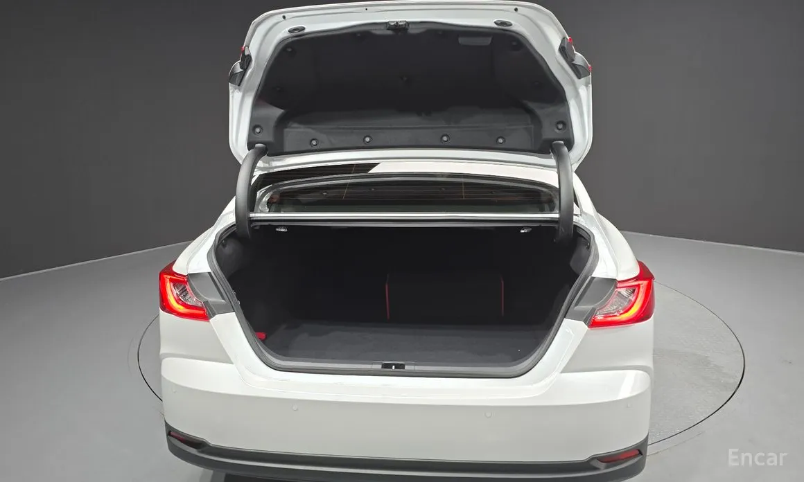 Toyota Camry 2024 2.5 XLE Hybrid