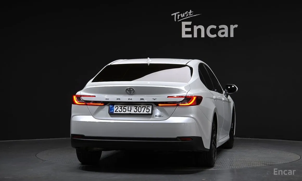 Toyota Camry 2024 2.5 XLE Hybrid