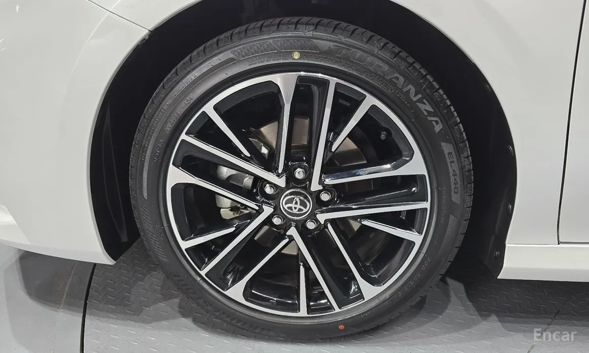 Toyota Camry 2024 2.5 XLE Hybrid