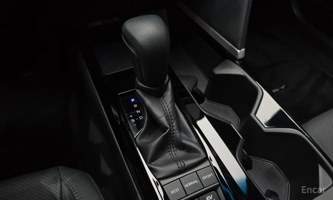 Toyota Camry 2024 2.5 XLE Hybrid