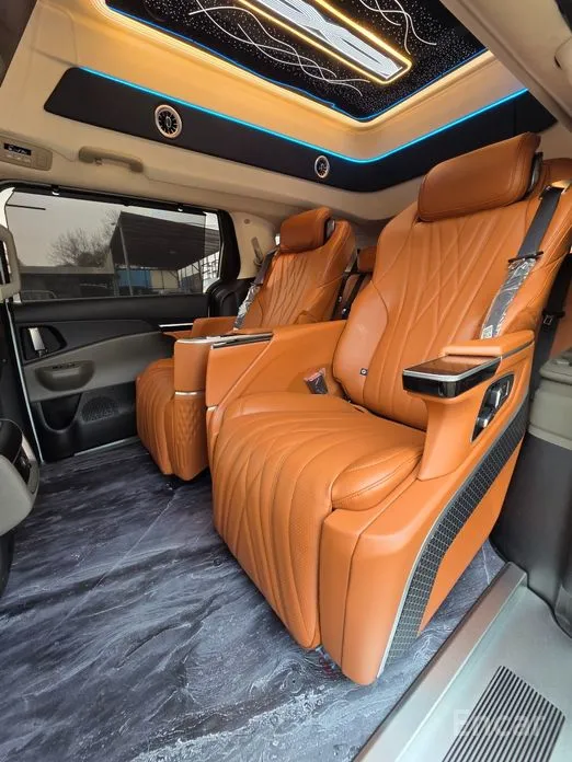 Kia Carnival 2023 HEV 9-Seater Hi-Limousine (Special vehicle)