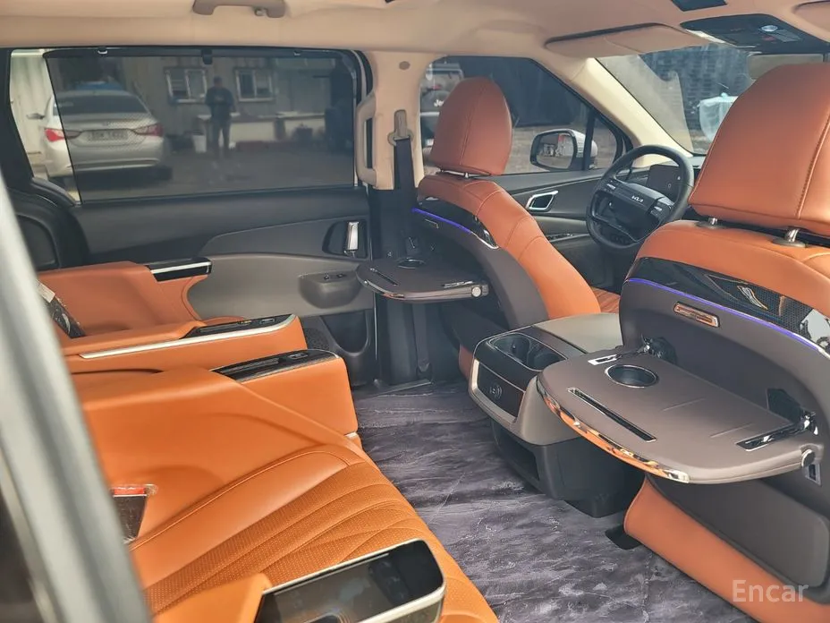 Kia Carnival 2023 HEV 9-Seater Hi-Limousine (Special vehicle)