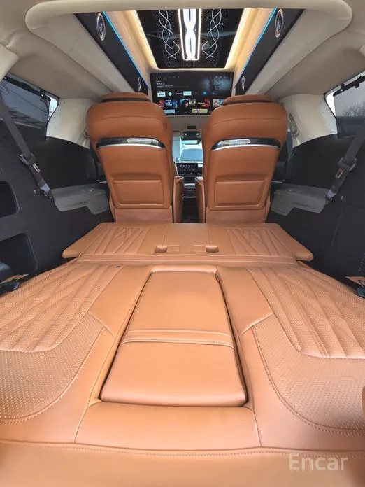 Kia Carnival 2023 HEV 9-Seater Hi-Limousine (Special vehicle)