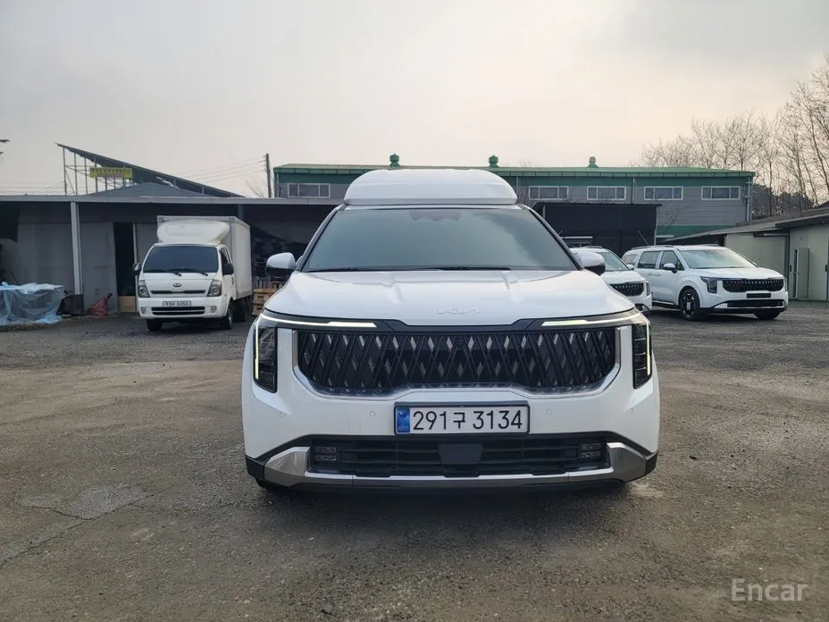 Kia Carnival 2023 HEV 9-Seater Hi-Limousine (Special vehicle)