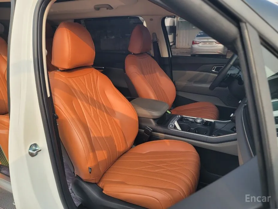 Kia Carnival 2023 HEV 9-Seater Hi-Limousine (Special vehicle)