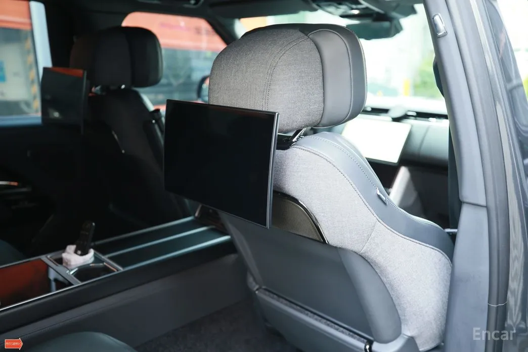 Land Rover Range Rover 2022 P615 SV LWB