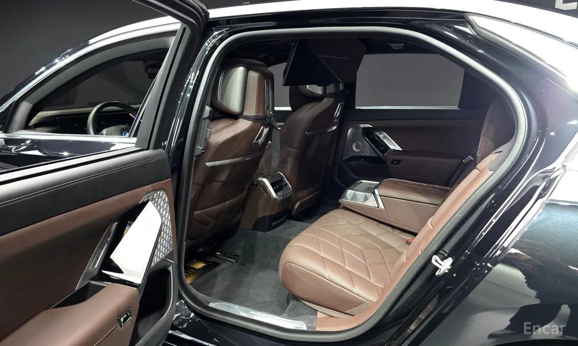 BMW i7 2022 xDrive 60 Design Pure Excellence