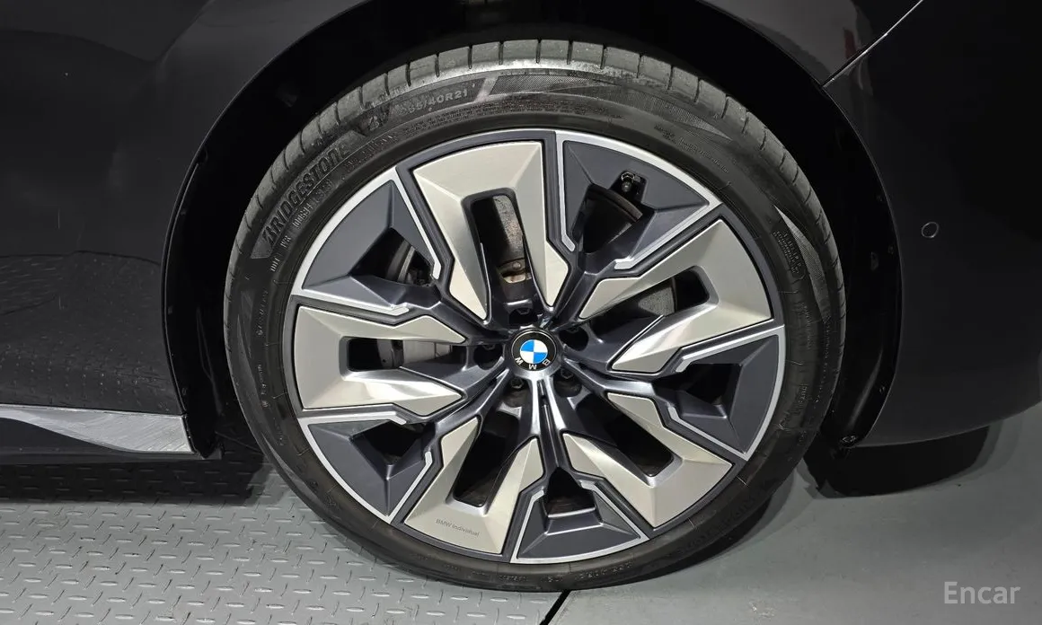 BMW i7 2022 xDrive 60 Design Pure Excellence