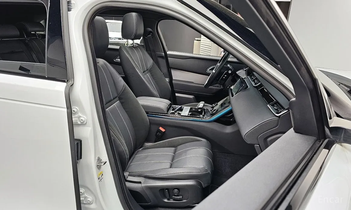 Land Rover Range Rover Velar 2017 2.0 P250 R-Dynamic SE