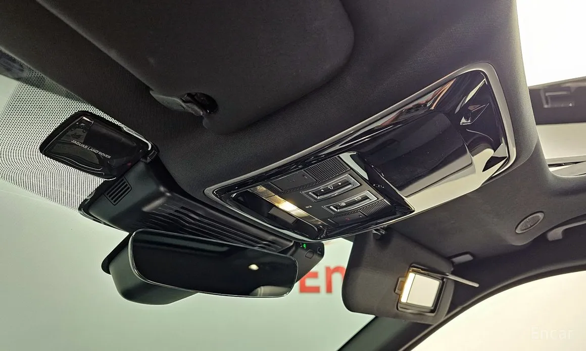 Land Rover Range Rover Velar 2017 2.0 P250 R-Dynamic SE