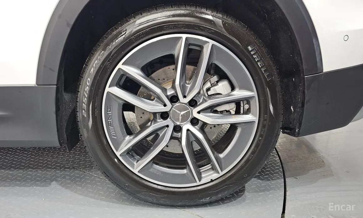 Mercedes-Benz GLB-Class 2020 AMG GLB35 4MATIC