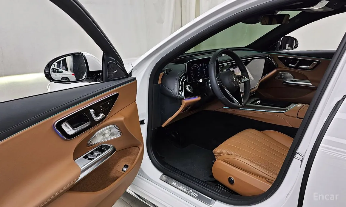 Mercedes-Benz E-Class 2024 E300 4MATIC Exclusive