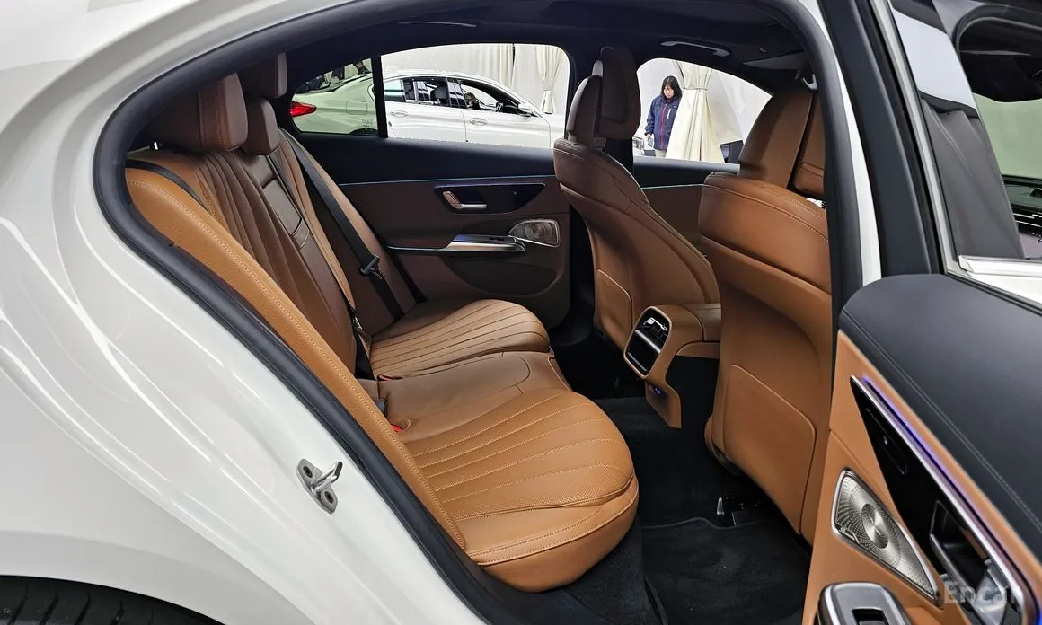 Mercedes-Benz E-Class 2024 E300 4MATIC Exclusive