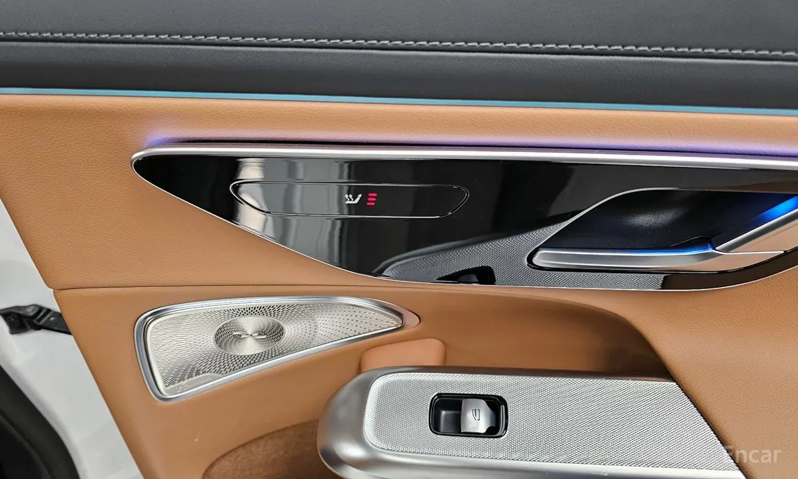 Mercedes-Benz E-Class 2024 E300 4MATIC Exclusive