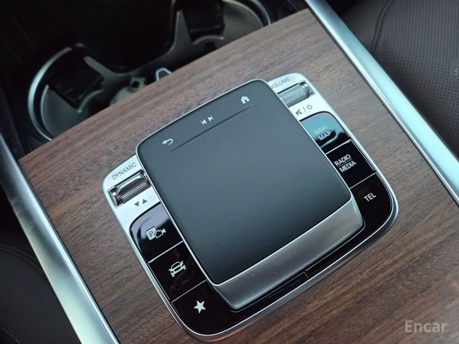 Mercedes-Benz G-Class 2024 G450d