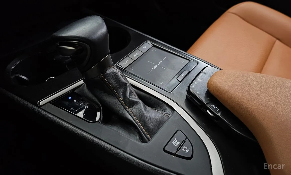 Lexus UX 2019 2.0 2WD