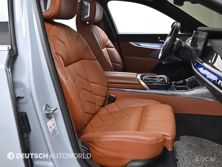 BMW 7 Series 2022 740i sDrive M Sport