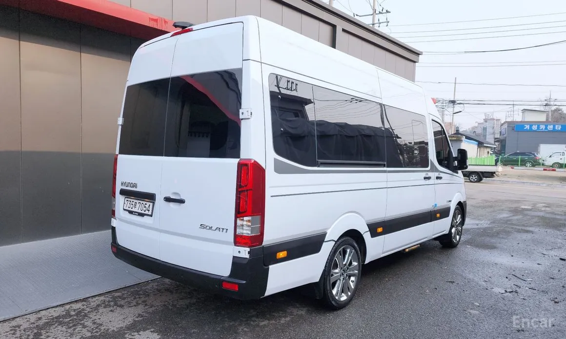 Hyundai Solati 2015 15-seater