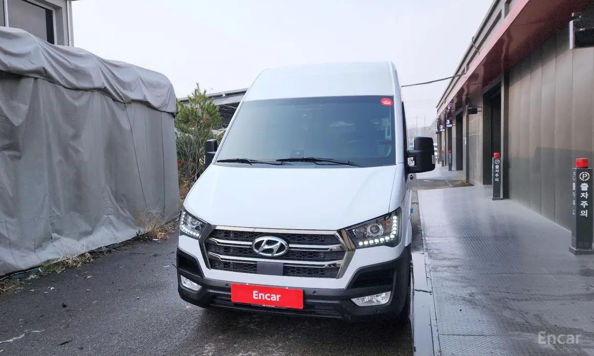 Hyundai Solati 2015 15-seater