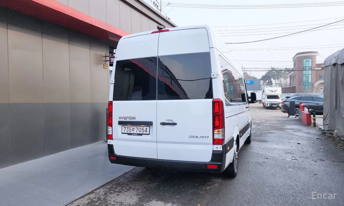 Hyundai Solati 2015 15-seater