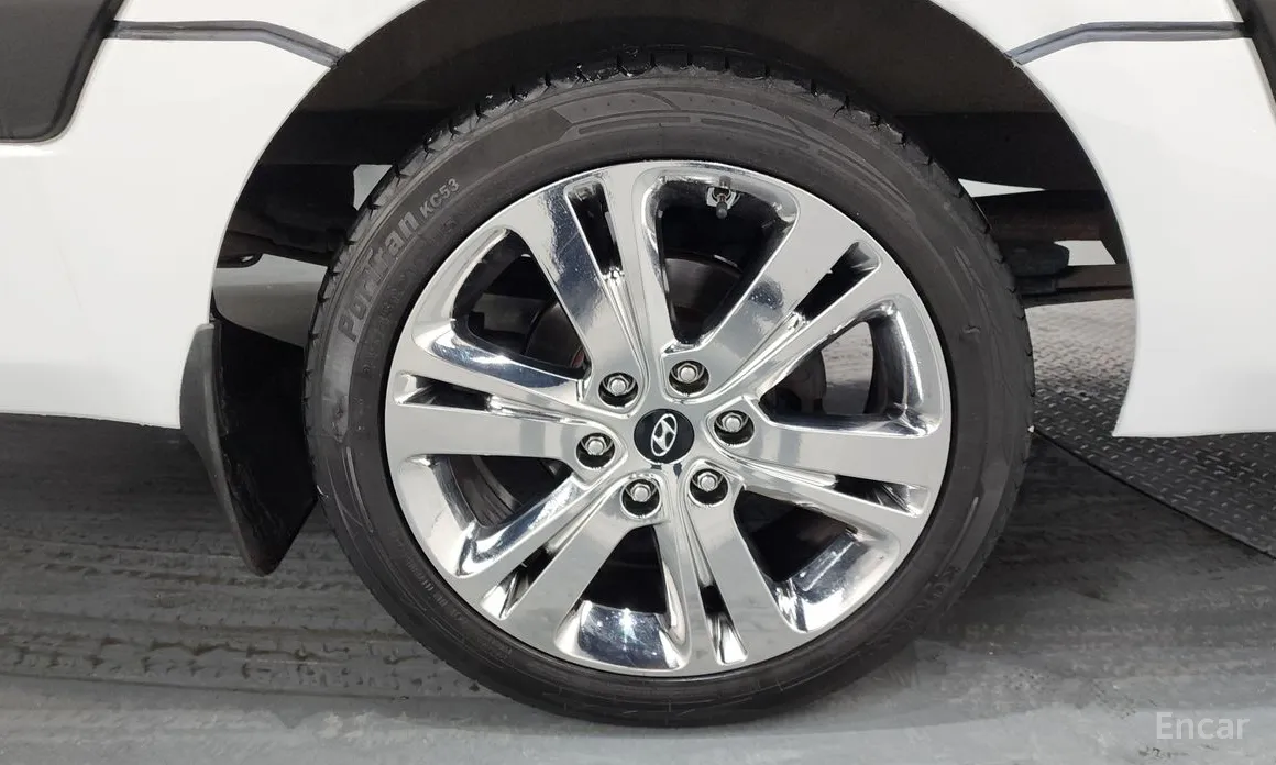 Hyundai Solati 2015 15-seater