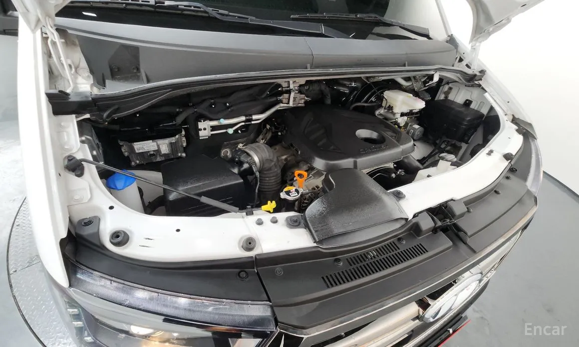 Hyundai Solati 2015 15-seater