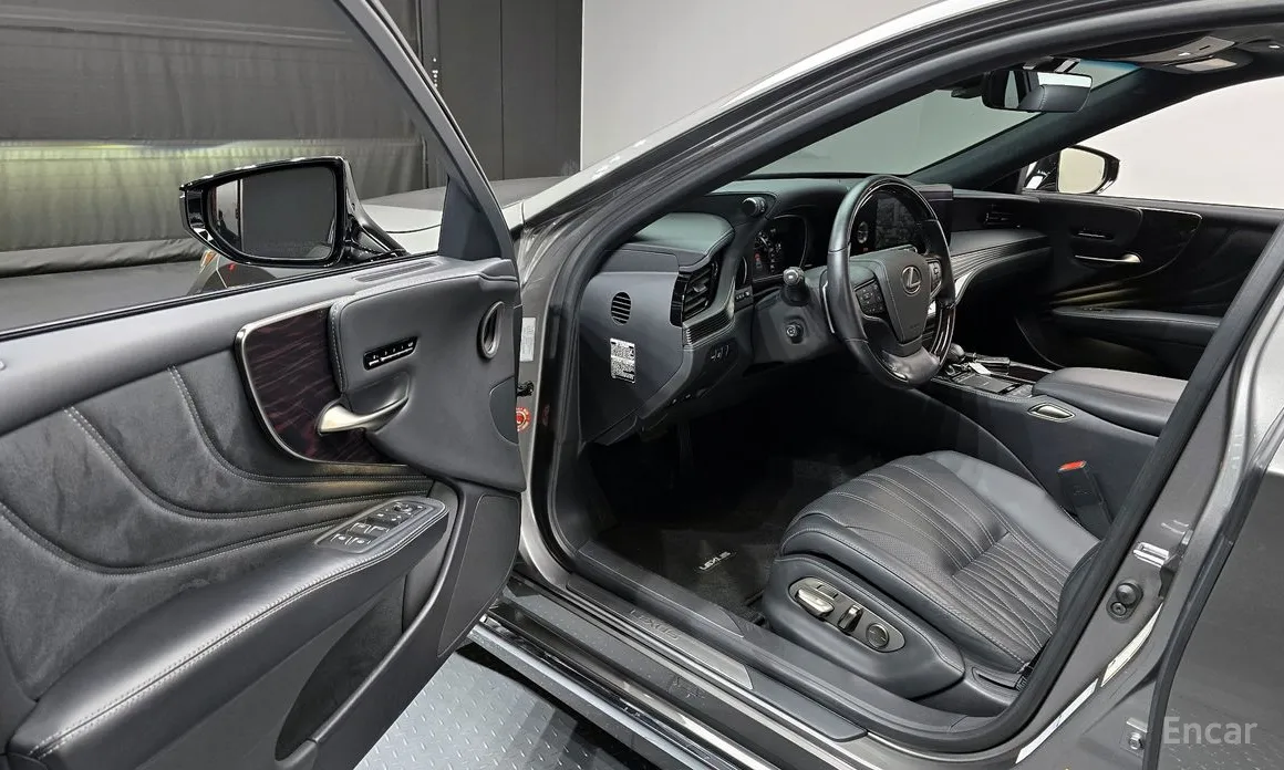 Lexus LS 2018 3.5 Luxury AWD