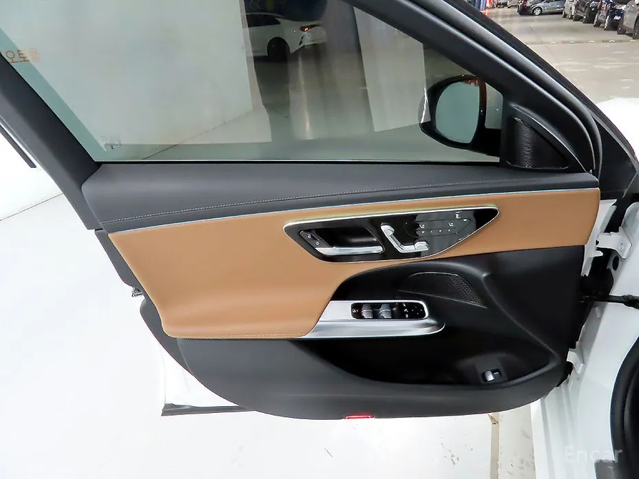 Mercedes-Benz E-Class 2024 E200 Avantgarde