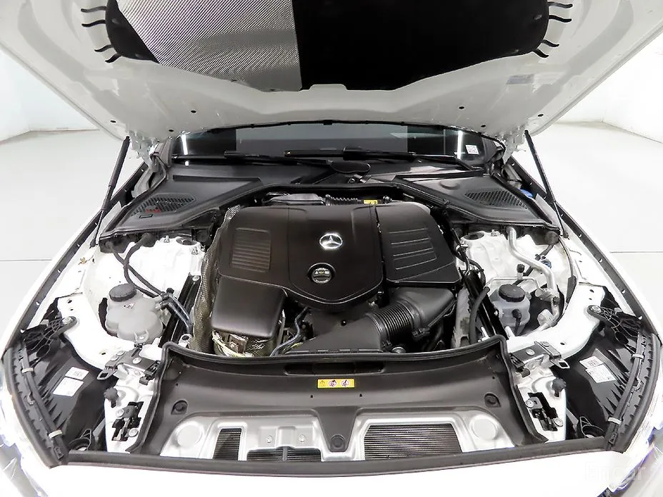 Mercedes-Benz E-Class 2024 E200 Avantgarde