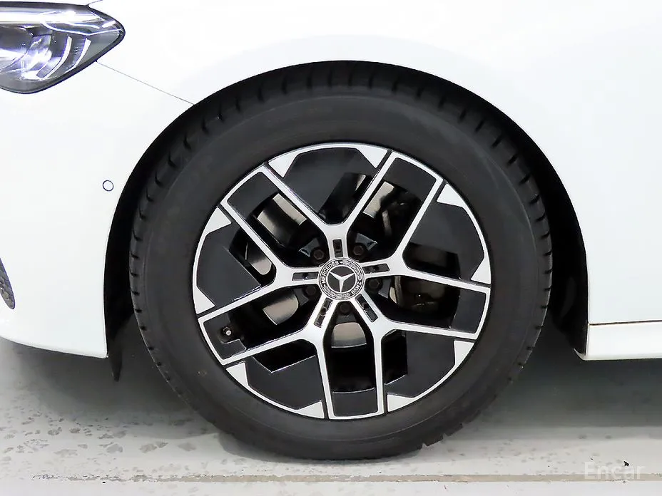 Mercedes-Benz E-Class 2024 E200 Avantgarde