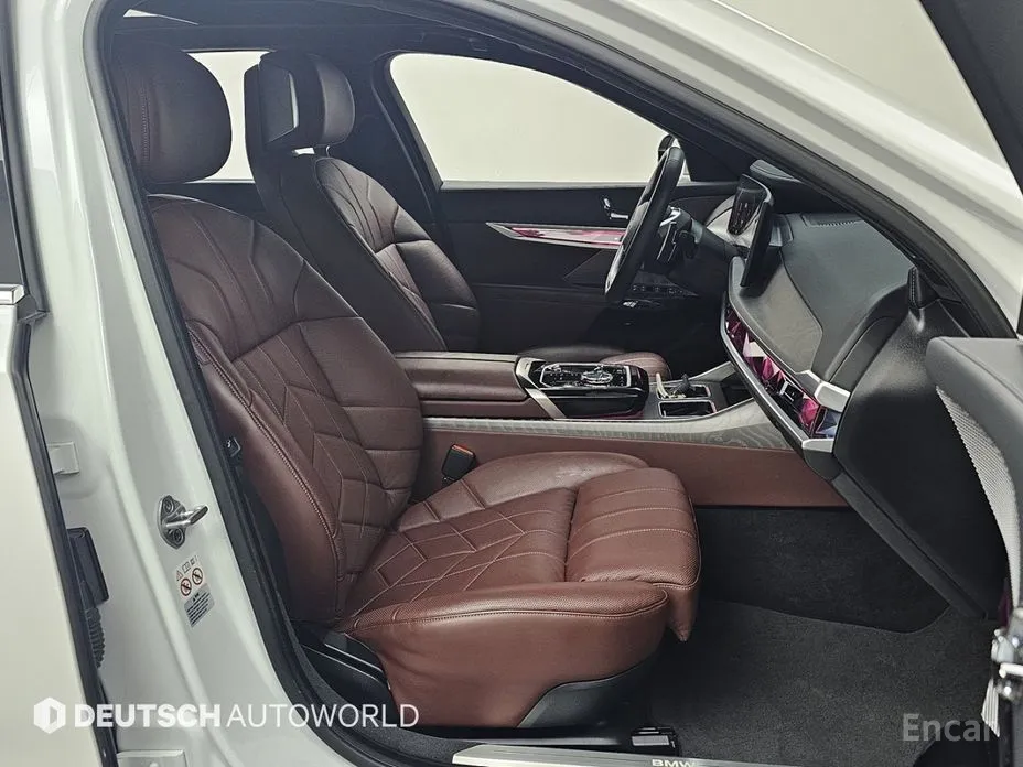 BMW 7 Series 2022 740i sDrive Design Pure Excellence