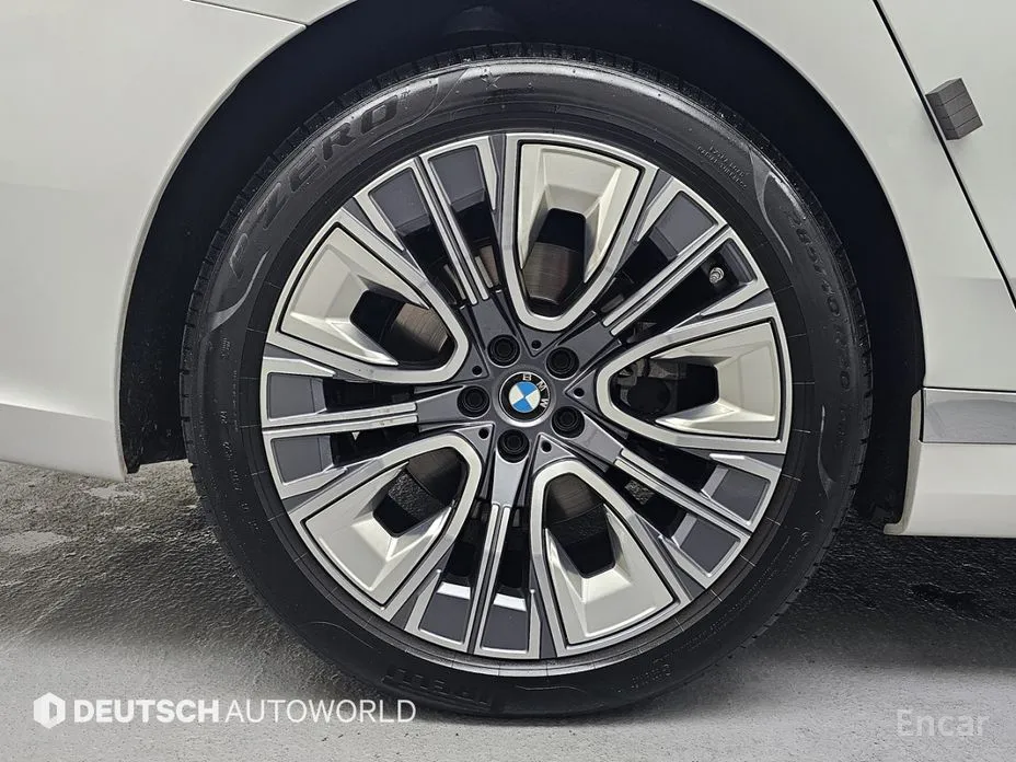 BMW 7 Series 2022 740i sDrive Design Pure Excellence