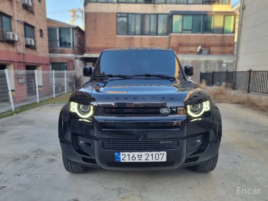 Land Rover Defender 2020 110 P300 X-Dynamic SE