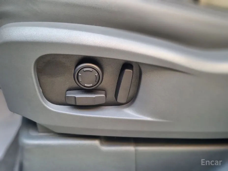 Land Rover Defender 2020 110 P300 X-Dynamic SE